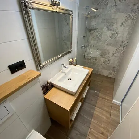 Ami's House Castle View