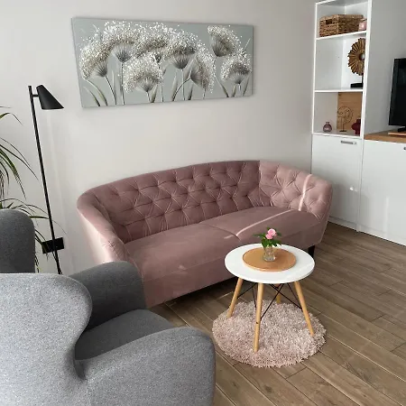 Ami's House Castle View Apartment