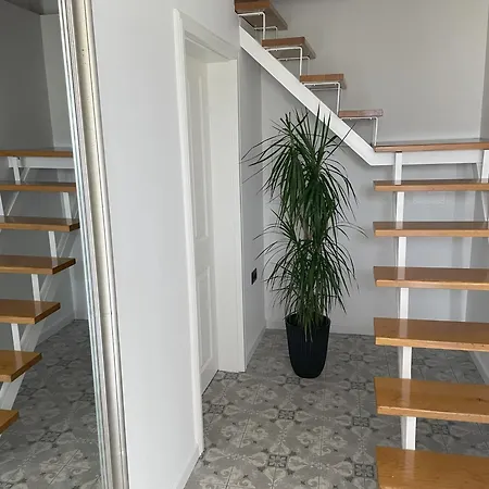 Ami's House Castle View アパート