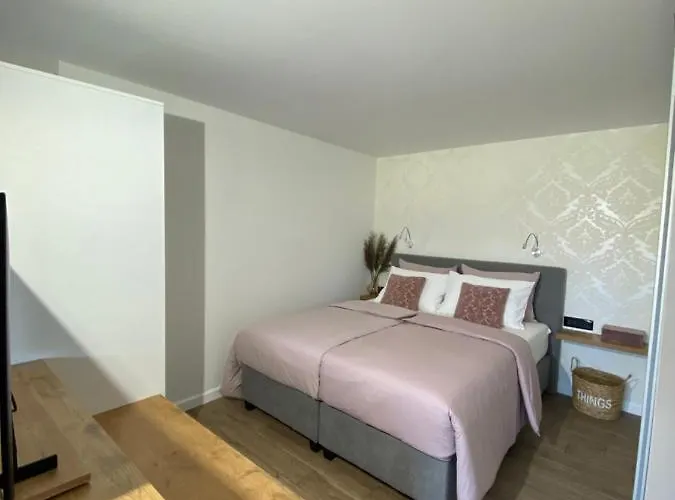 Apartma Ami's House Castle View