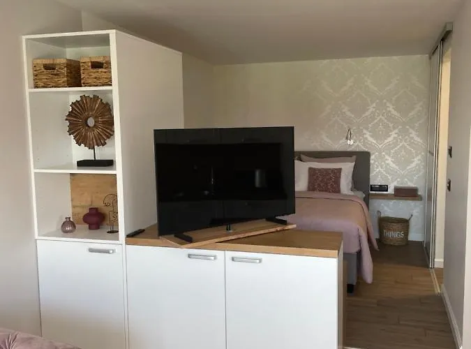 Ami's House Castle View