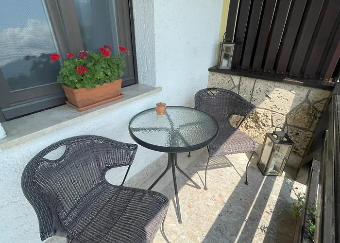 Ami's House Castle View Apartma *