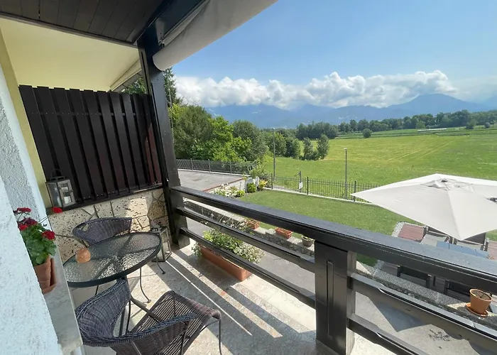 Ami's House Castle View Apartma