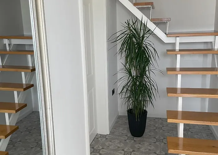 Ami's House Castle View Apartma