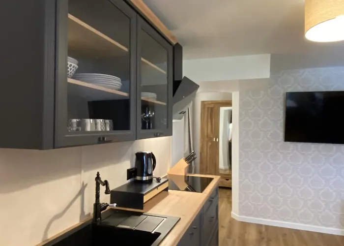 Ami's House Castle View Apartma