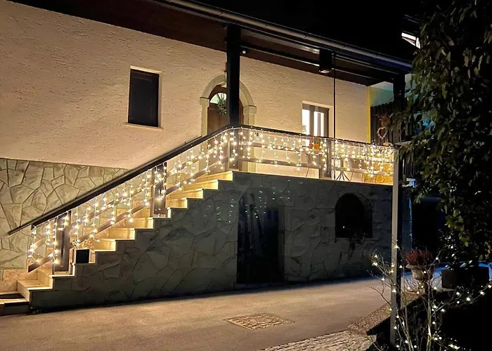 Ami's House Castle View